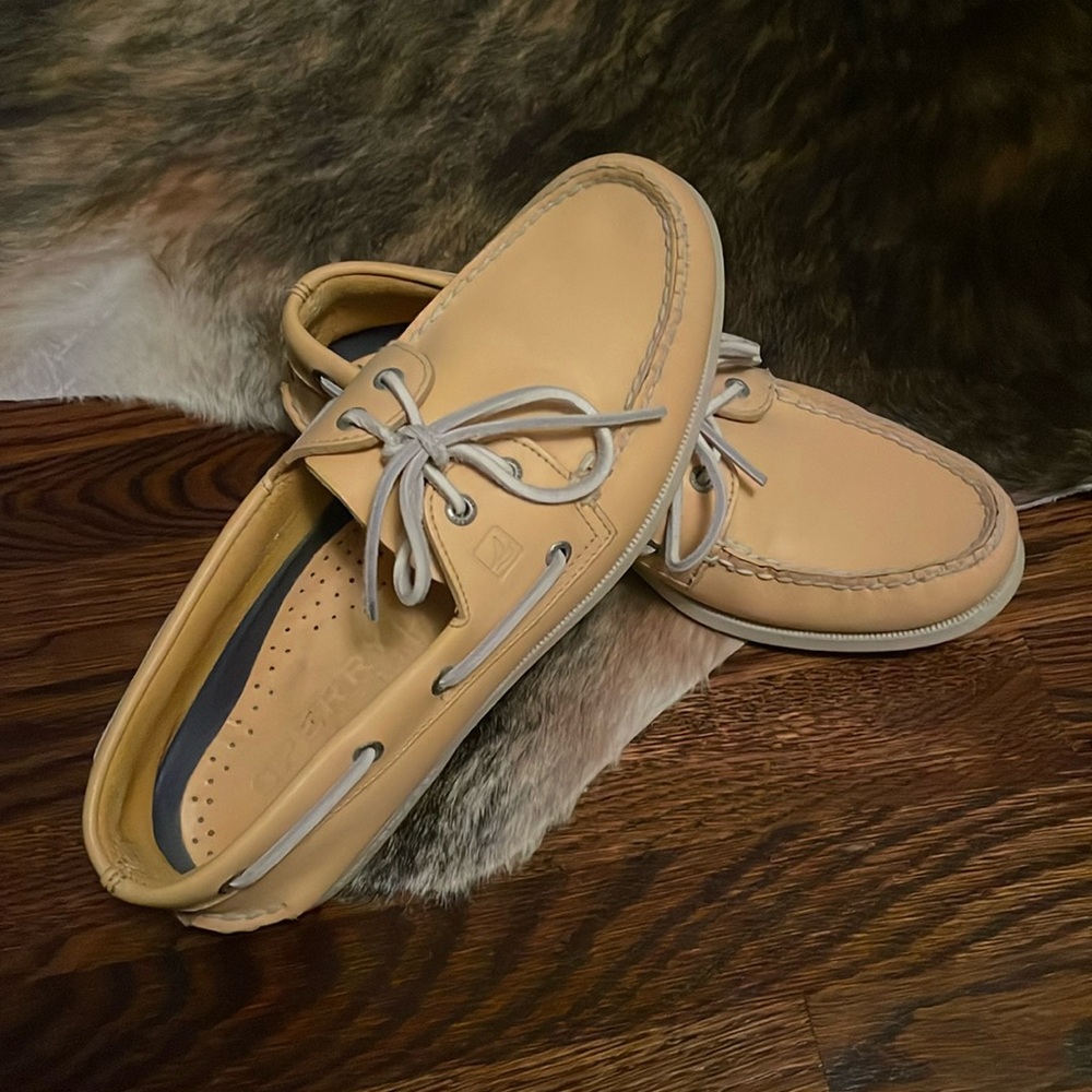 Sperry Topsider size 10 yellow leather boat shoes